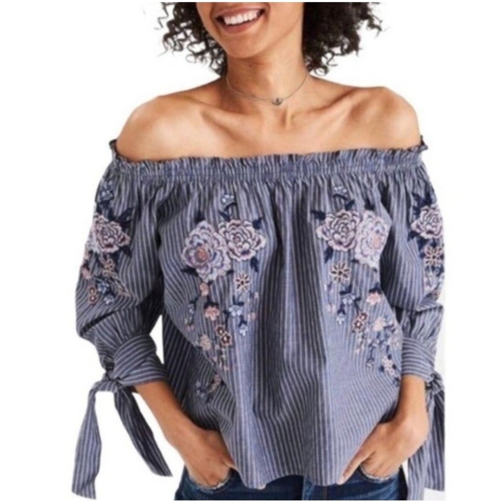American Eagle Outfitters Top Medium Off  The Shoulder Embroidered Blue Striped‎